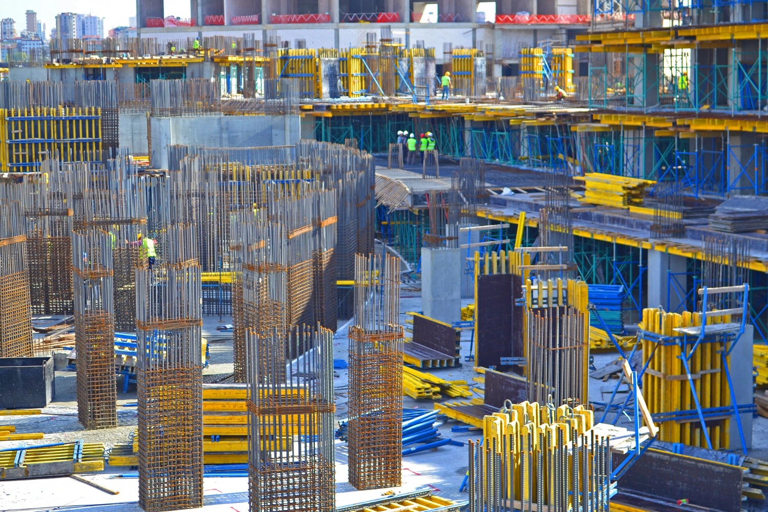 Obras de construcción realizadas por empresa de reformas y constructora